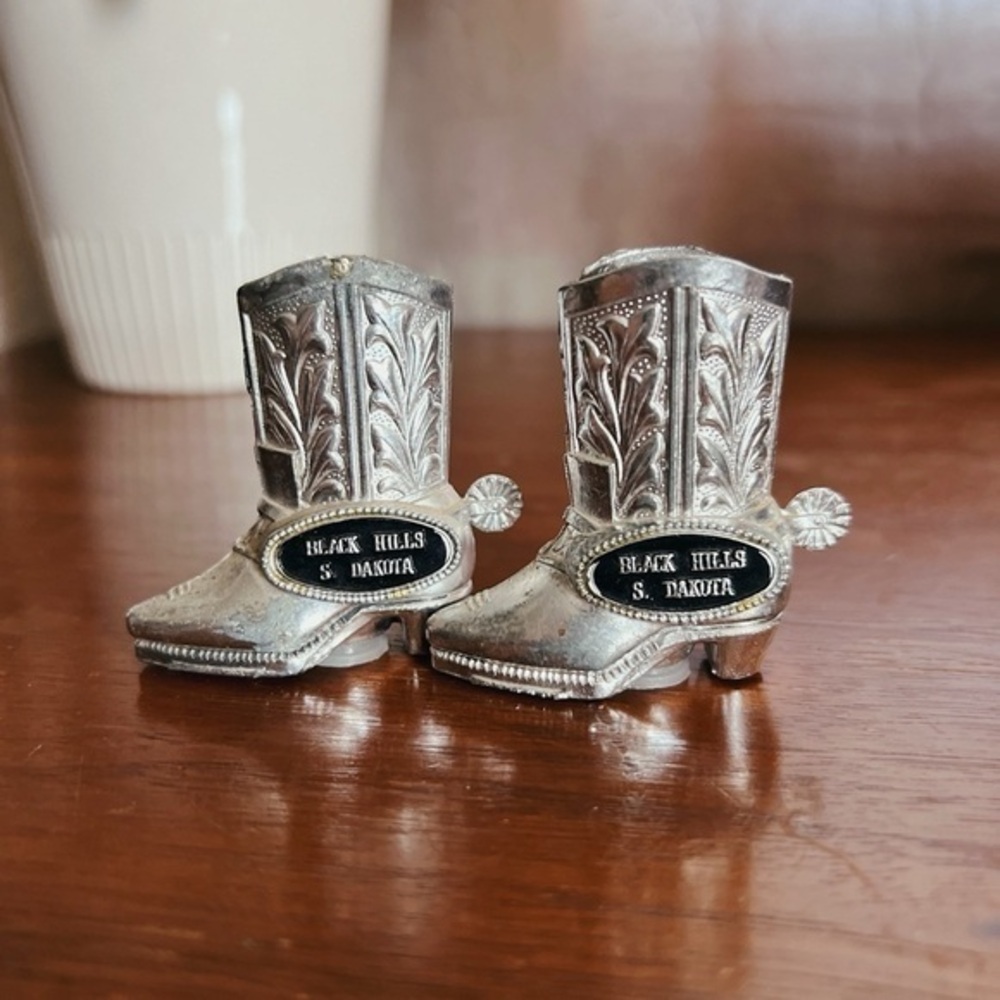 Black Hills SD Silver Cowboy Boot Salt & Pepper Shakers | Vintage Western Decor